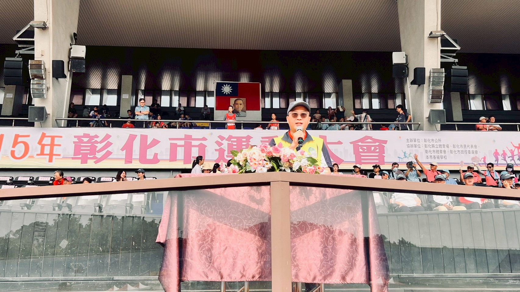 代表林世賢市長主持彰化市115年運動大會開幕式的市公所主任秘書許晉嘉致詞超簡短僅費時43秒.jpg
