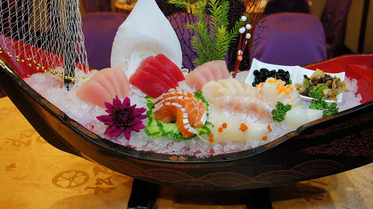 豪華生魚片船.jpg