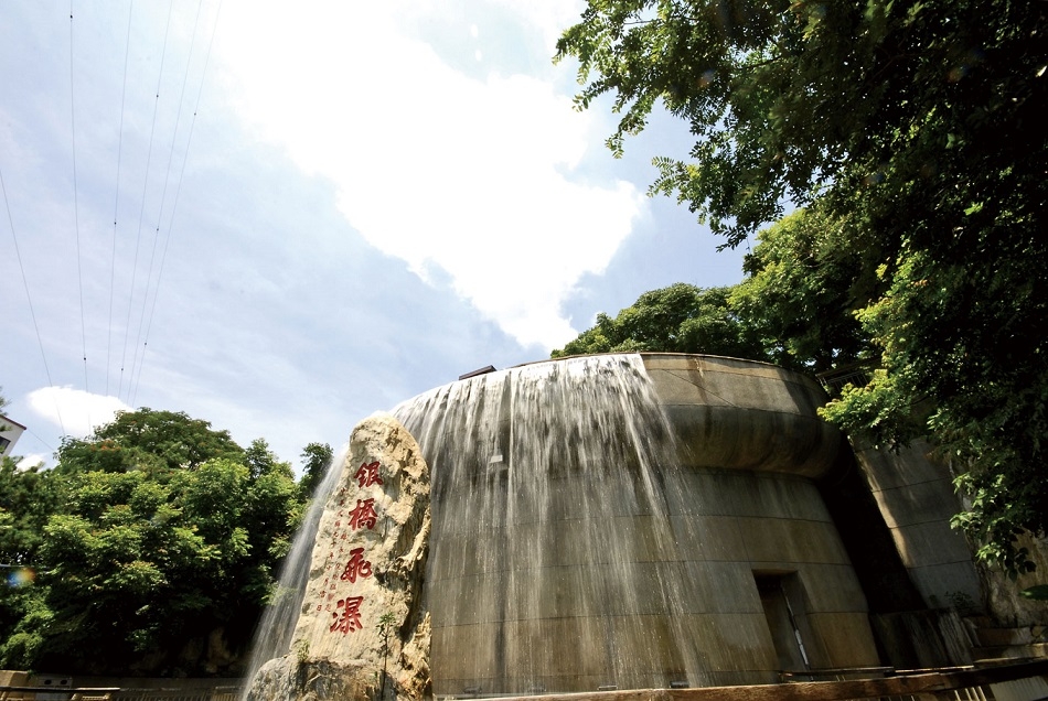 銀橋飛瀑.jpg