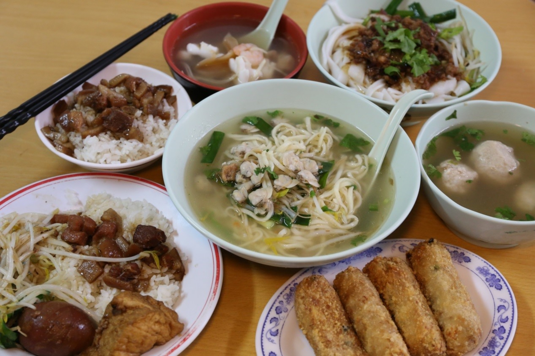 阿菊蛤仔麵湯頭鮮美又料好實在，是記憶中的味道.jpg